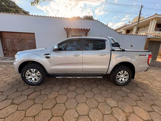 FORD RANGER 3.2 XLT 4X4 CD 20V DIESEL 4P AUTOMÁTICO FORD RANGER 3.2 XLT 4X4 CD 20V DIESEL 4P AUTOMÁTICO